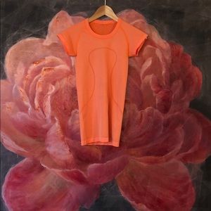 Lululemon orange tee